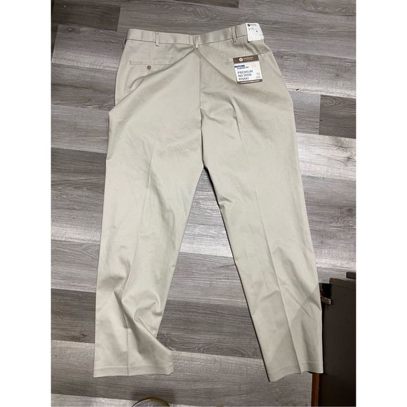 Haggar Performance Comfort Stretch Dress Pant, Straight Fit, in Sand, Sz 40 x 34 - Picture 6 of 6